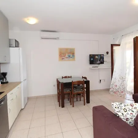 Apartment Uga Mandre