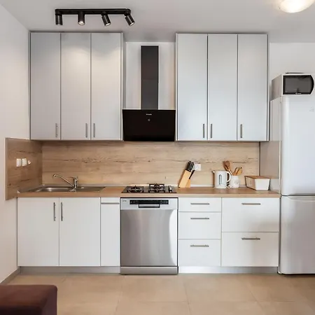 アパート Uga マンドレ