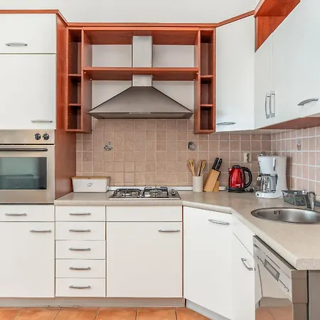Uga Appartement Mandre