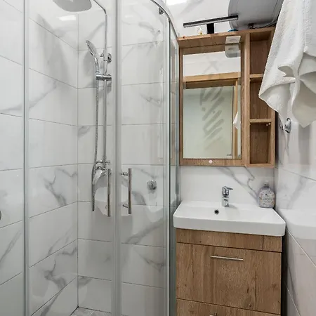 Uga Apartament Mandre