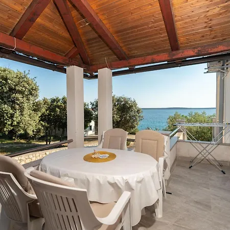 Apartament Uga Mandre