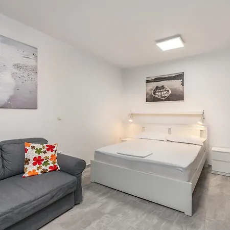 Apartament Uga Mandre