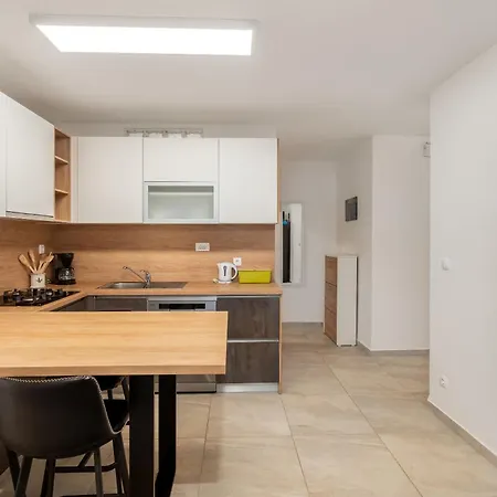 Uga Apartment *