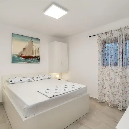 Apartment Uga *