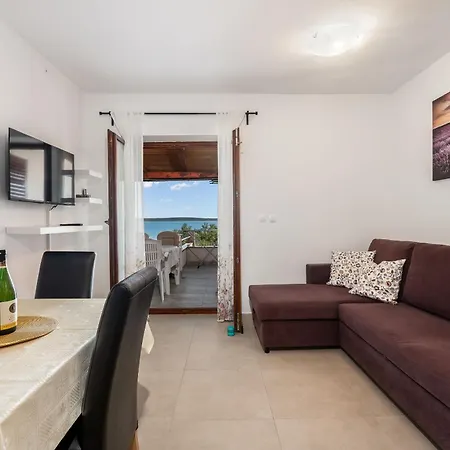 Uga Apartment *